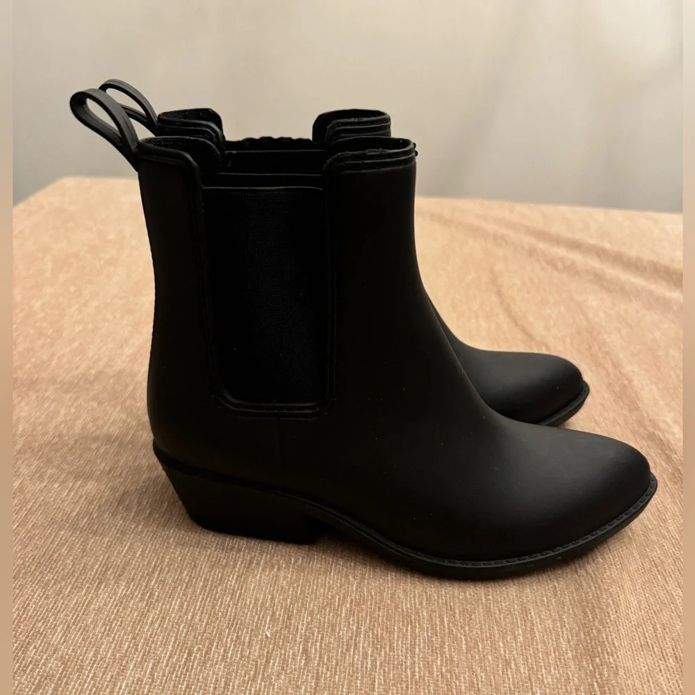 Like new! Jeffrey Campbell Havana Last Rain Boot, sz 7